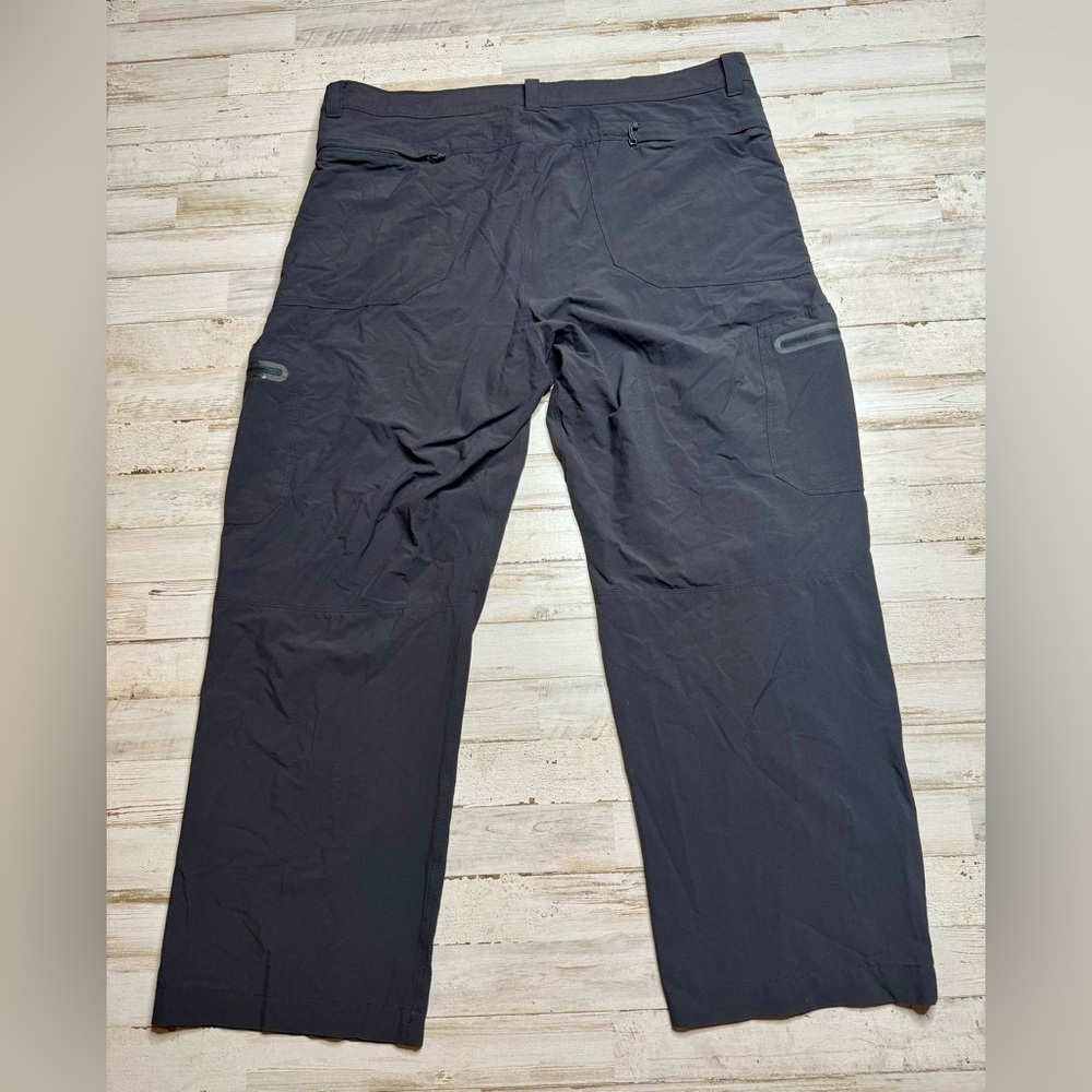 L.L Bean Pants Mens Sz 38x29 Black Nylon Cresta Hiking Water Resistant - Picture 9 of 10